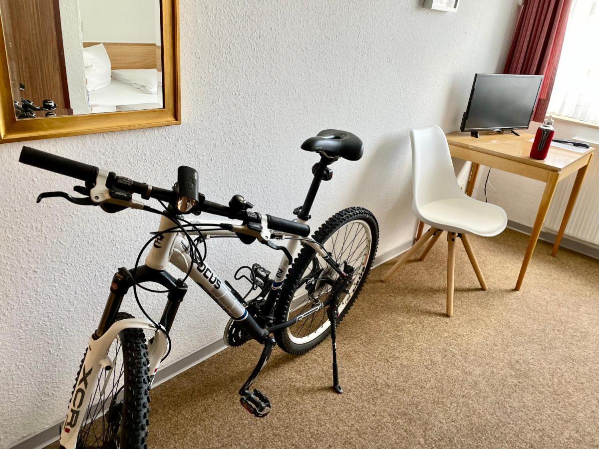 Harz Hotel Und Gaestehaus Am Bornweg บัดซัคซา ภายนอก รูปภาพ